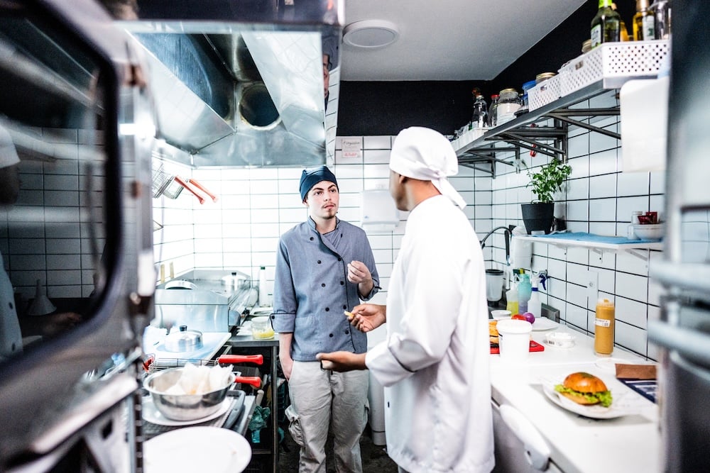boss unhappy with kitchen worker