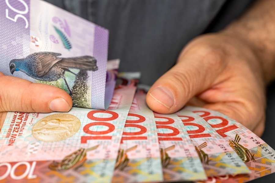 worker counting pay